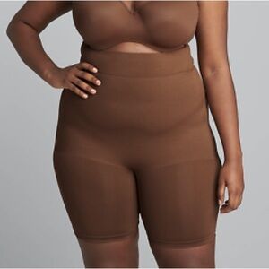 Cacique The Slimmer Ultra High-Waist Short size 14/16